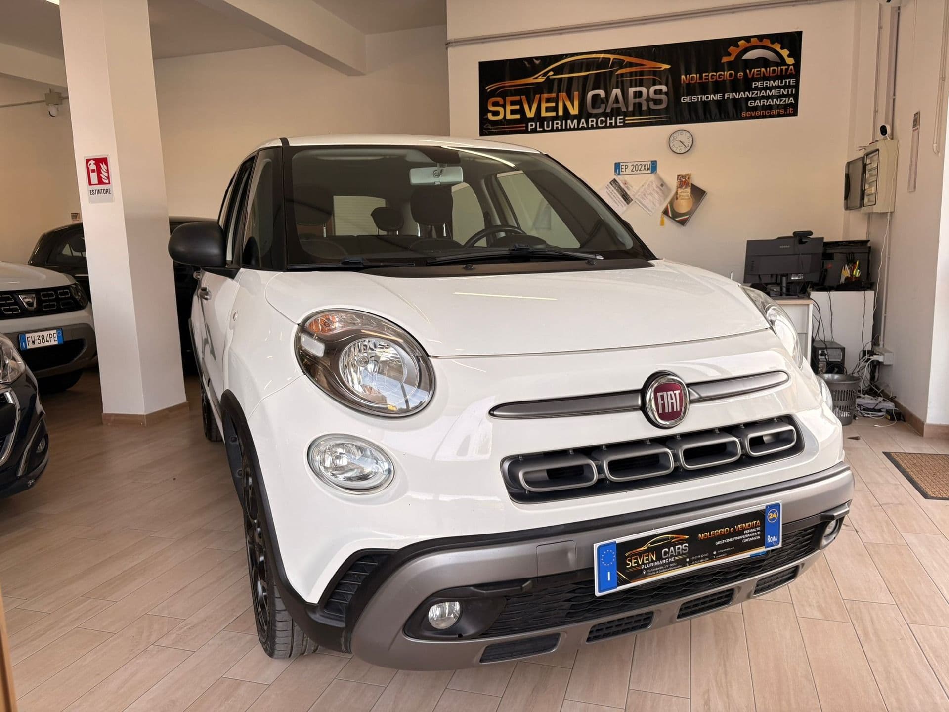 Fiat 500L City Cross bianca presso Sevencars